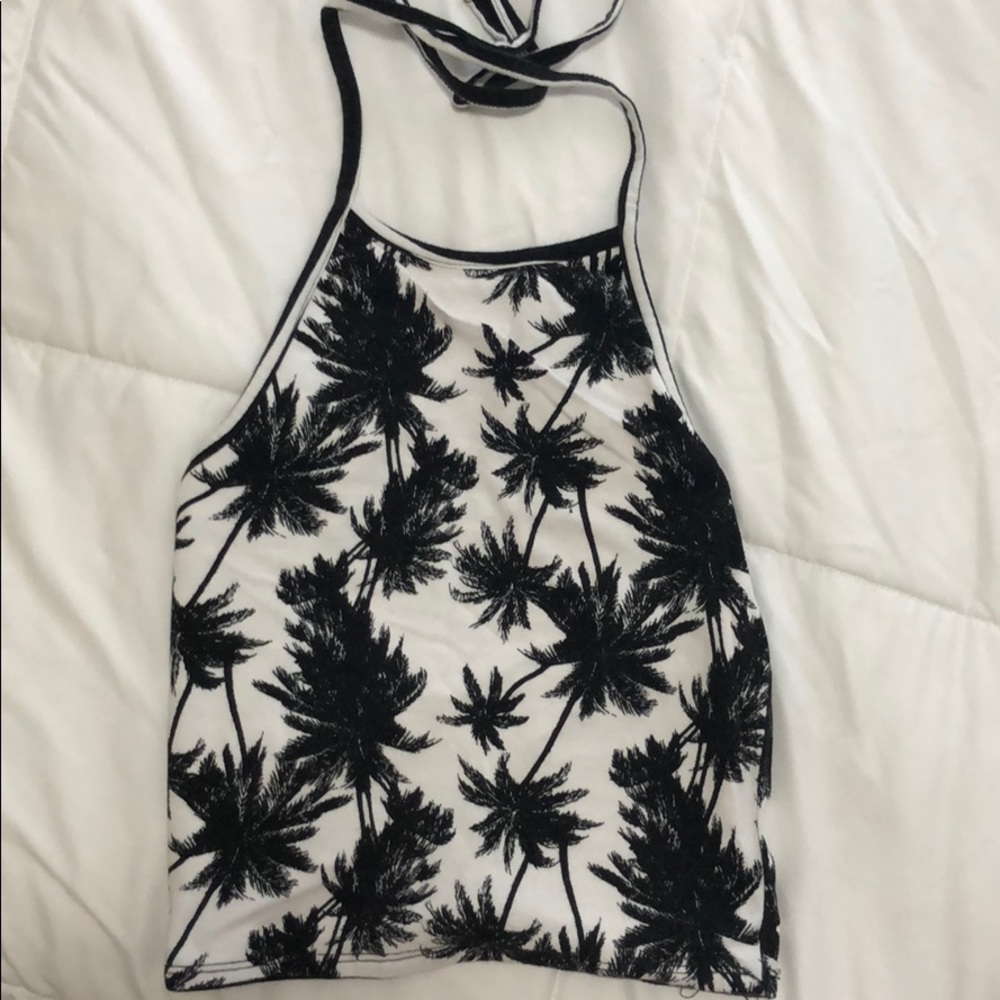 Reversible top.